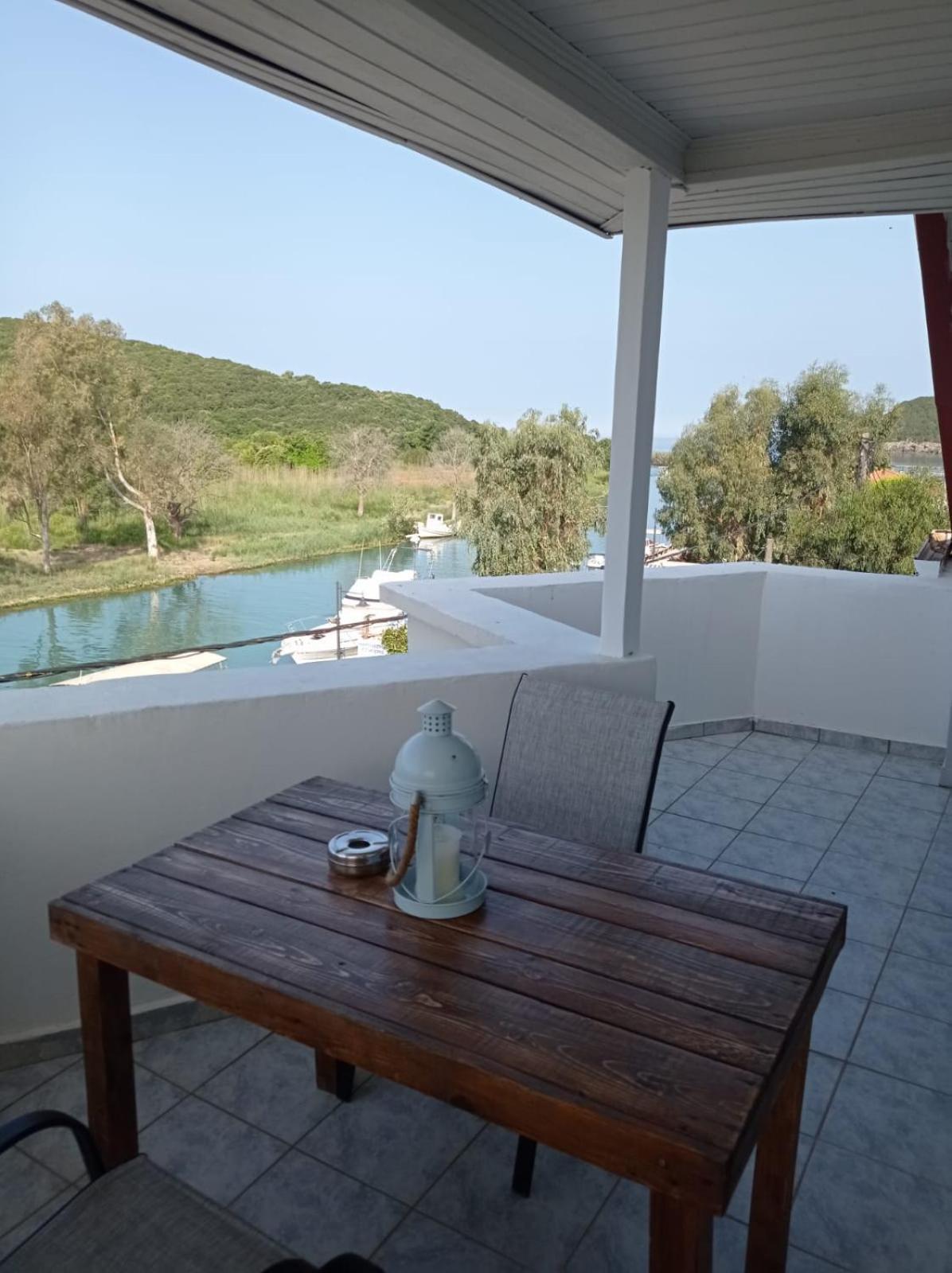 Acheron Rooms Preveza Esterno foto