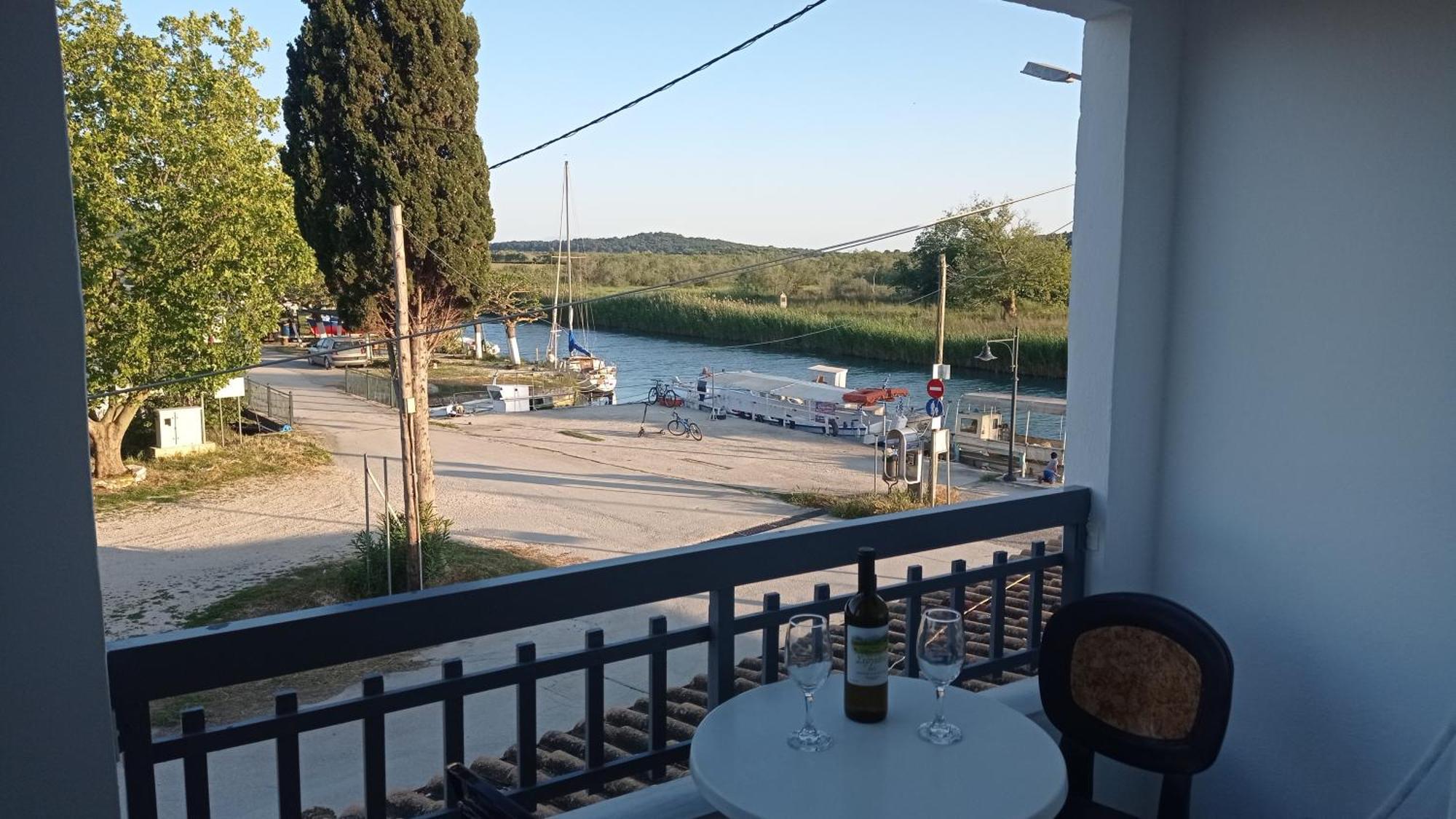 Acheron Rooms Preveza Esterno foto
